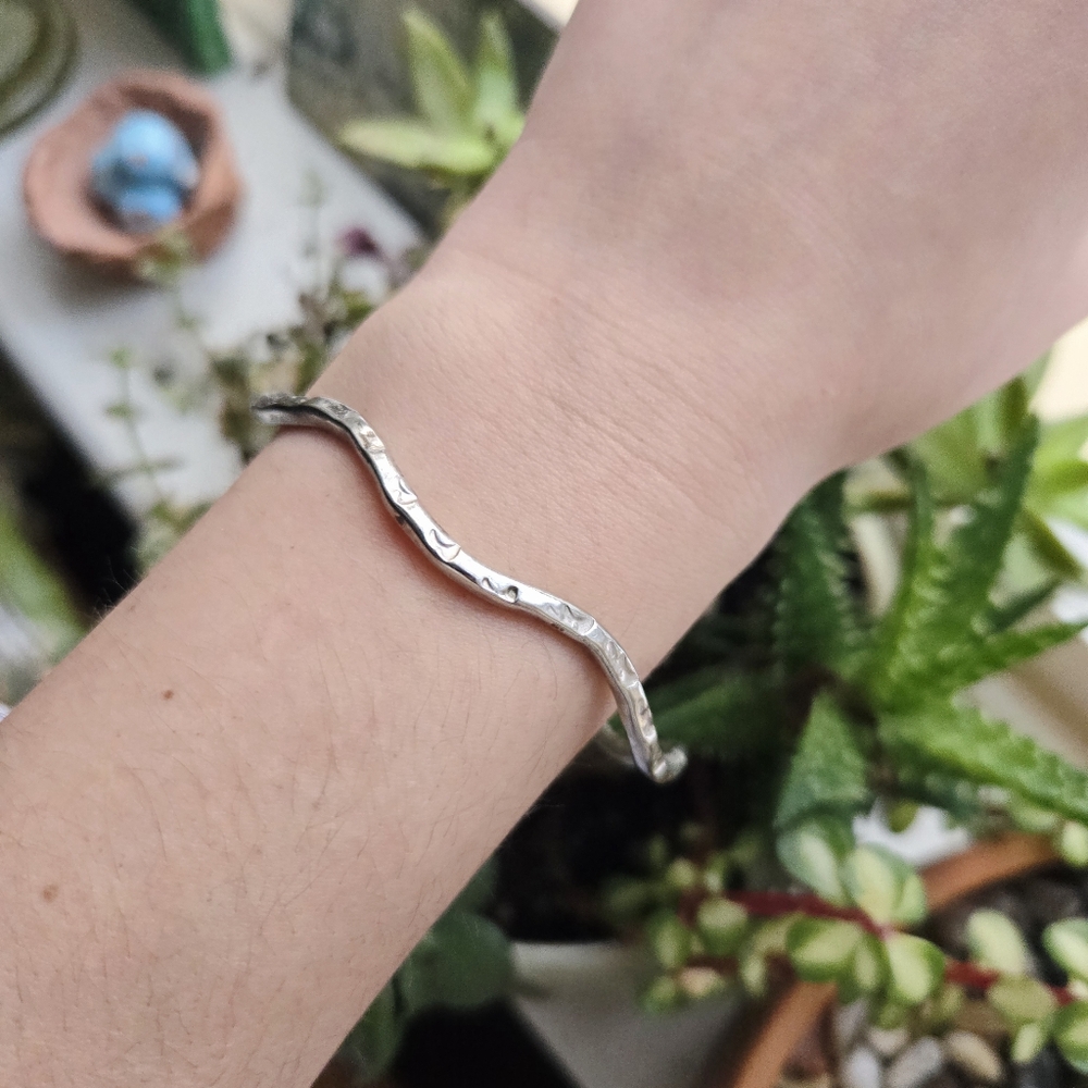 Vintage 925 Sterling Silver Mexican Hammered Wave Bangle Bracelet